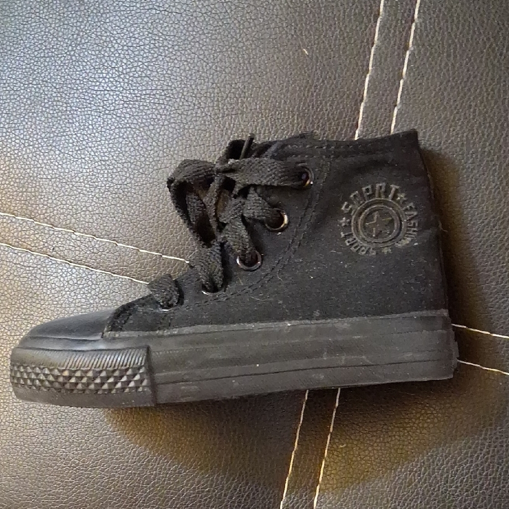 Black High-Top Kids Coritese Sneakers